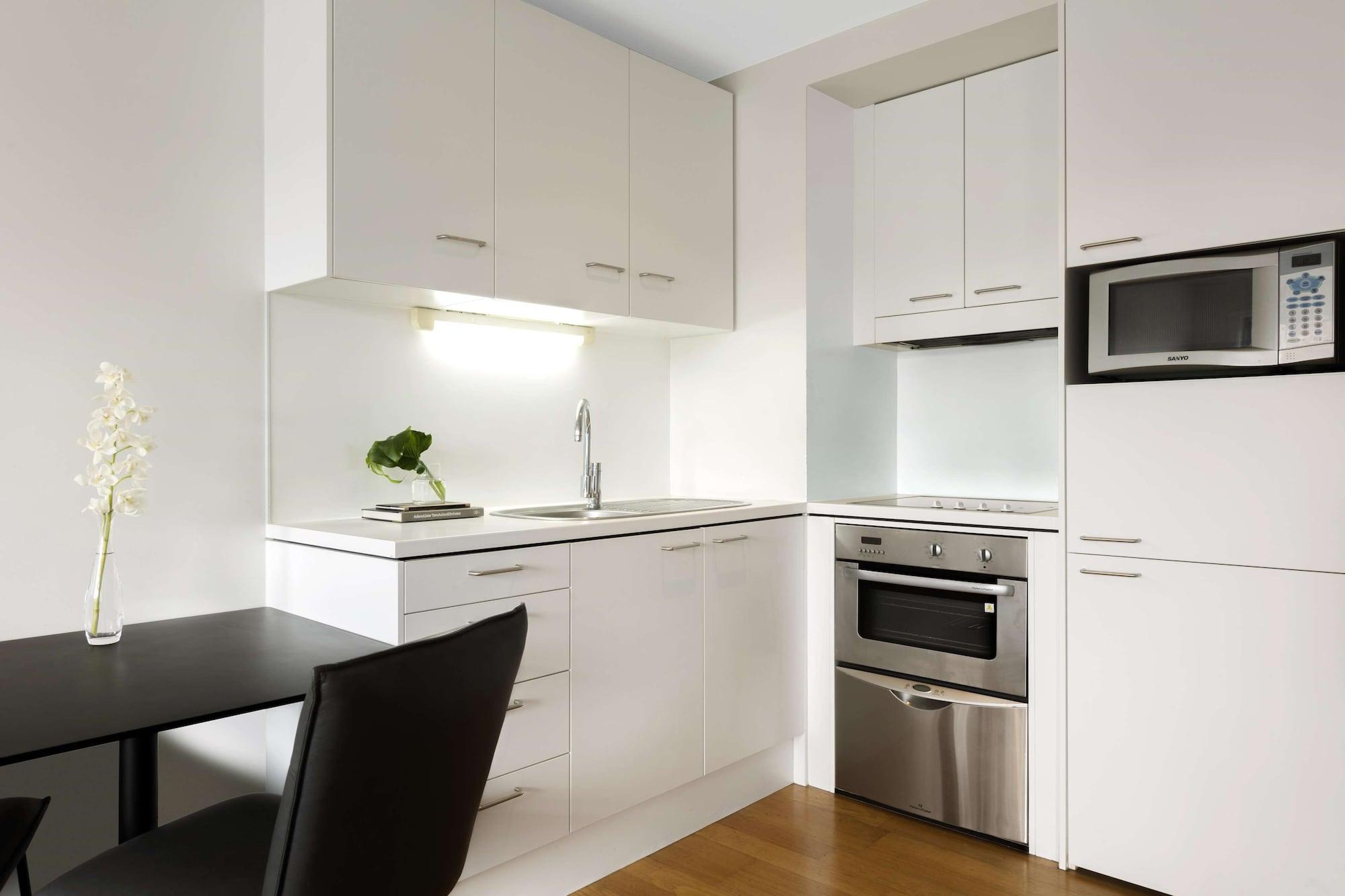 Auckland Harbour Suites Экстерьер фото