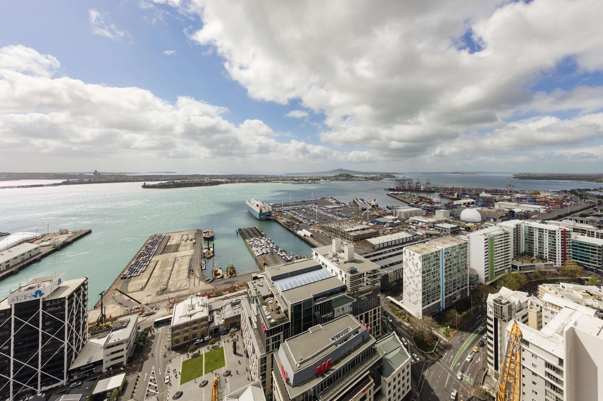 Auckland Harbour Suites Экстерьер фото