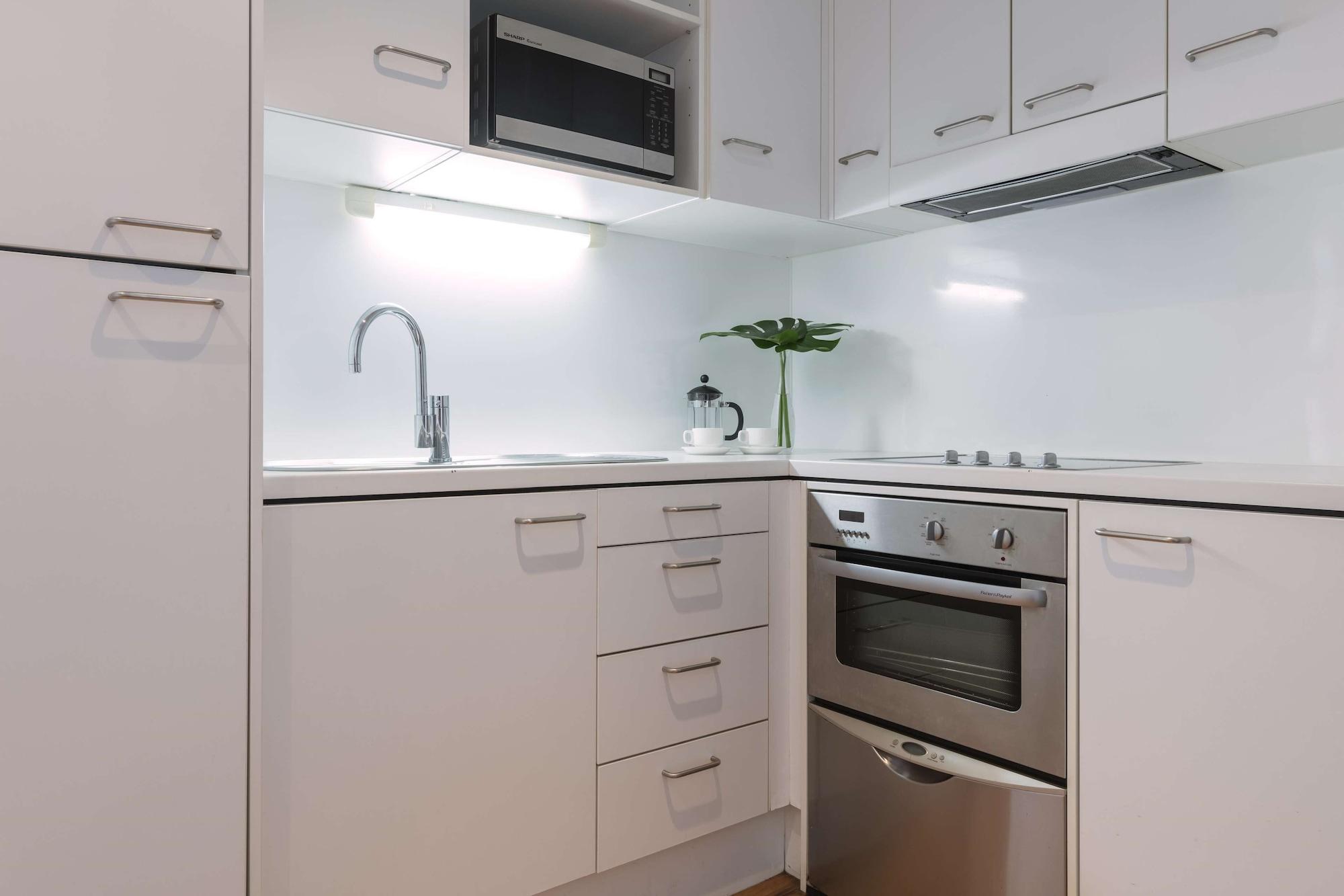 Auckland Harbour Suites Экстерьер фото