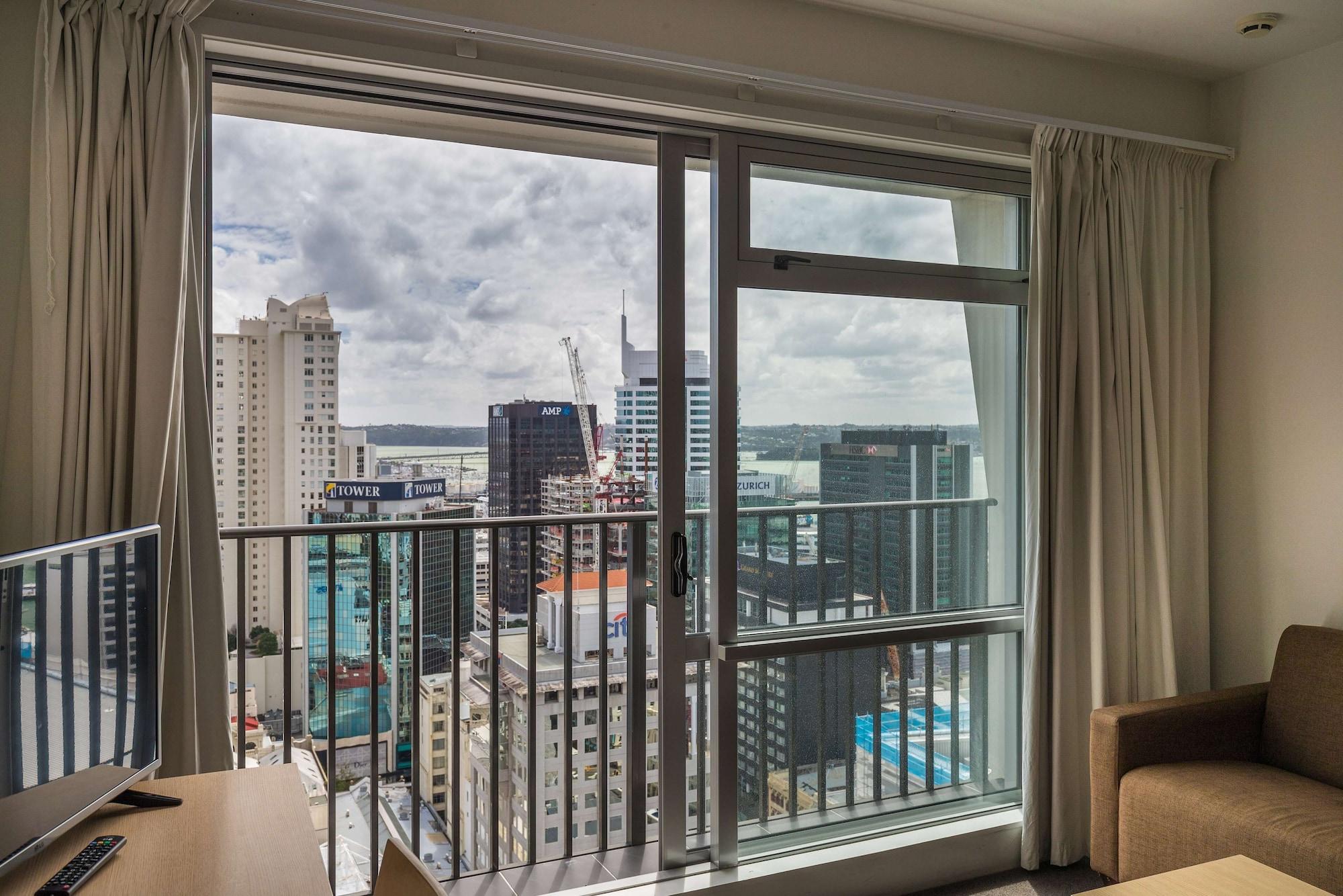 Auckland Harbour Suites Экстерьер фото