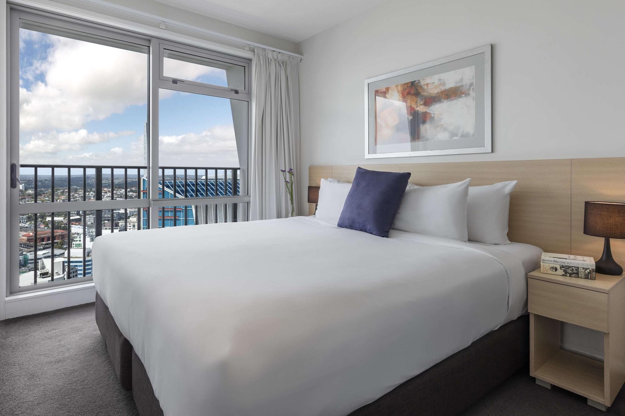 Auckland Harbour Suites Экстерьер фото