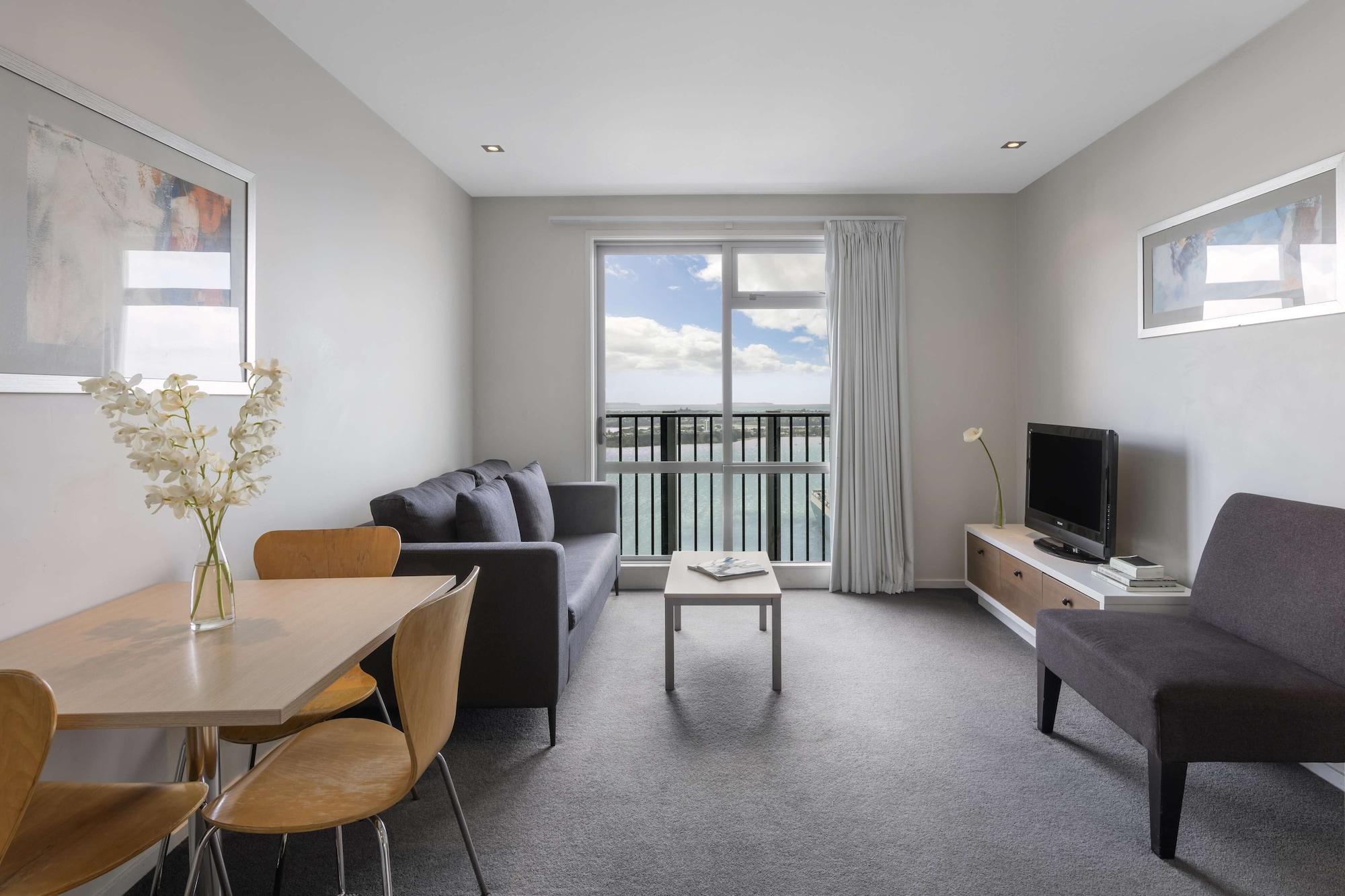 Auckland Harbour Suites Экстерьер фото