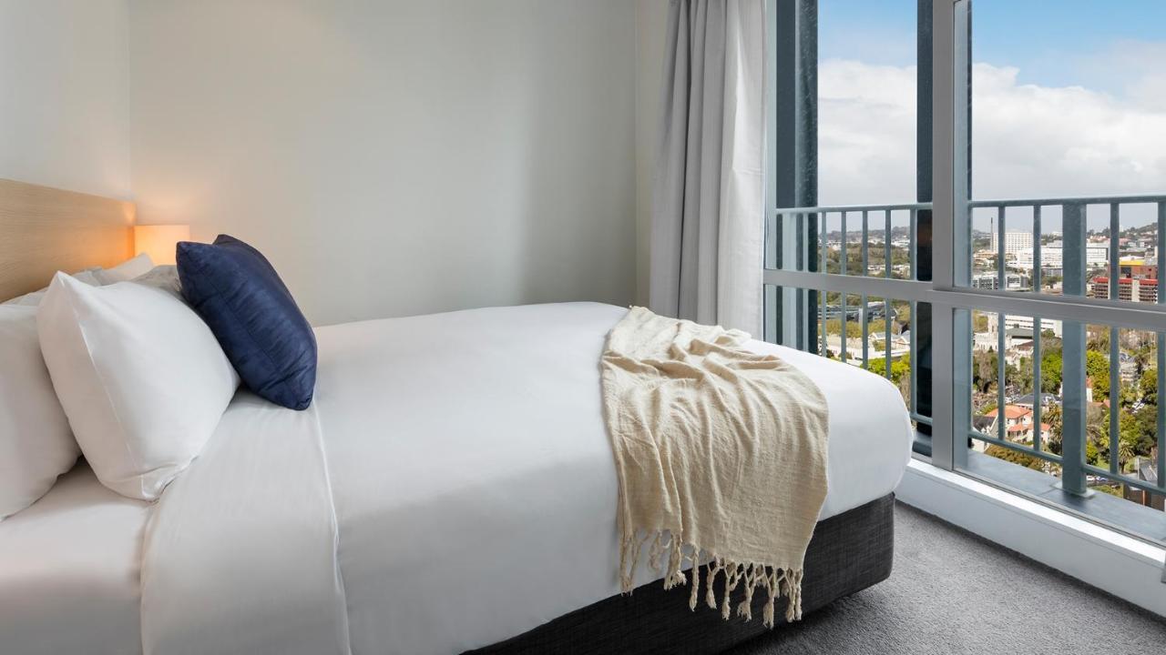 Auckland Harbour Suites Экстерьер фото